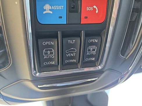 Used 2024 Jeep Grand Cherokee L Limited w/ Luxury Tech Group II image 75