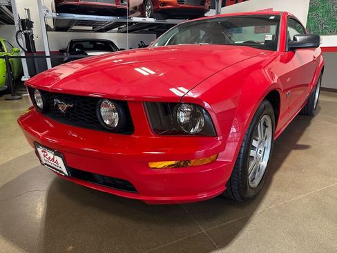 Used 2005 Ford Mustang GT Premium image 31