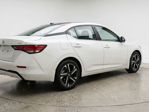 Used 2025 Nissan Sentra SV image 9