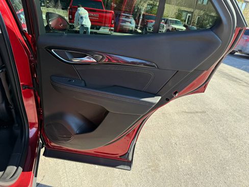 Used 2022 Buick Envision Essence w/ Technology Package II image 20