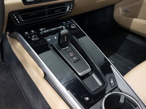 Certified 2022 Porsche 911 Carrera image 15