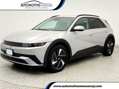 Used 2025 Hyundai Ioniq 5 SEL image 1