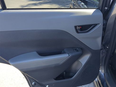 Certified 2025 Subaru Crosstrek 2.0i Premium image 9