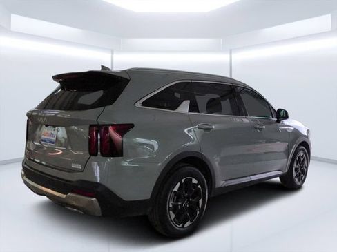 Used 2026 Kia Sorento S w/ S Panoramic Sunroof Package FWD image 3