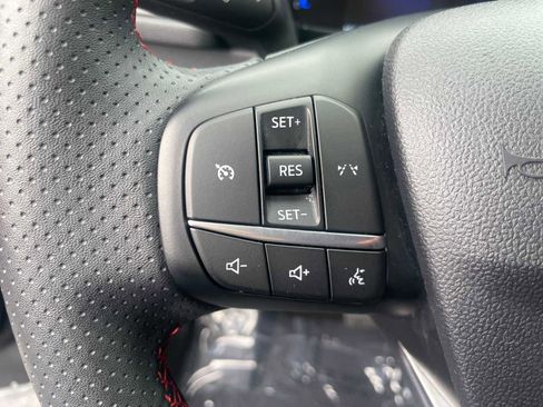 Used 2025 Ford Escape ST-Line image 13