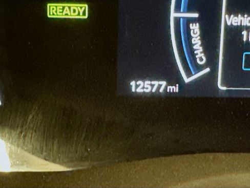 Used 2025 Toyota Camry SE w/ Convenience Package FWD image 19