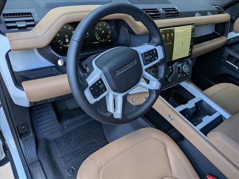 New 2026 Land Rover Defender 130 X-Dynamic SE image 3