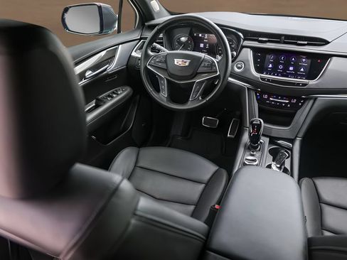 Certified 2023 Cadillac XT5 Sportv w/ Technology Package AWD/4WD image 28