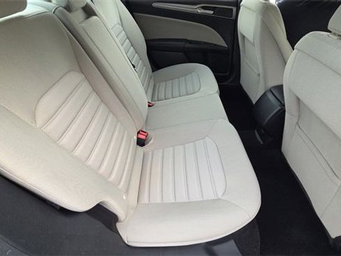 Used 2018 Ford Fusion S image 27