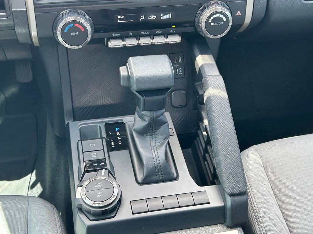 Certified 2025 Toyota Tacoma SR5 AWD/4WD image 21
