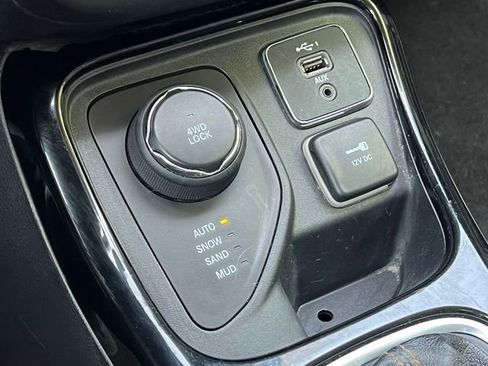Used 2020 Jeep Compass Limited AWD/4WD image 26