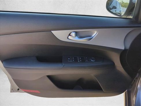 Used 2023 Kia Forte LXS FWD image 10