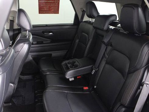 Certified 2022 Nissan Pathfinder SL FWD image 22