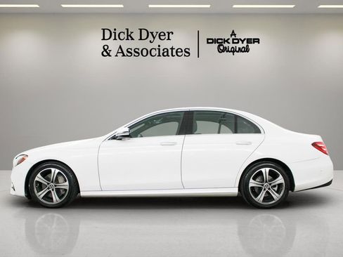 Used 2017 Mercedes-Benz E 300 4MATIC image 6
