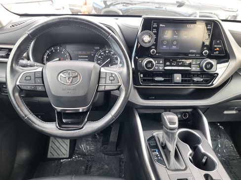 Used 2020 Toyota Highlander XLE image 15