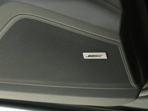 Used 2022 Porsche Cayenne Platinum Edition image 36