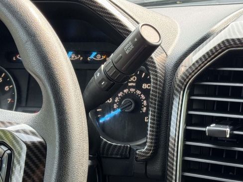 Used 2018 Ford F150 XLT AWD/4WD image 8