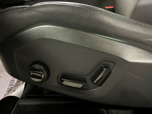 Certified 2025 Volvo XC60 B5 Plus AWD/4WD image 11