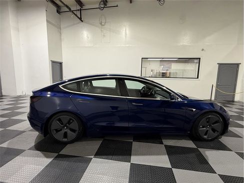 Used 2018 Tesla Model 3 Long Range image 4