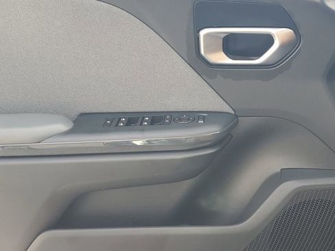 Used 2025 Kia K4 EX image 24