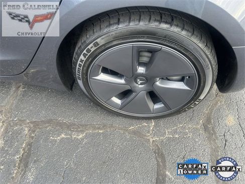 Used 2022 Tesla Model 3 Long Range image 32