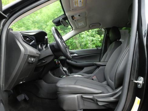 Used 2023 Buick Encore GX Preferred AWD/4WD image 13