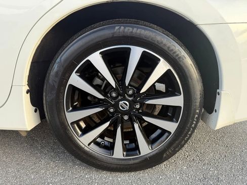 Used 2018 Nissan Altima 2.5 SL w/ 2.5 SL Technology Package FWD image 21