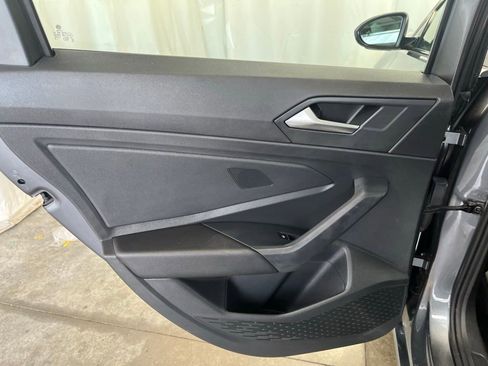 Certified 2022 Volkswagen Jetta SE image 23