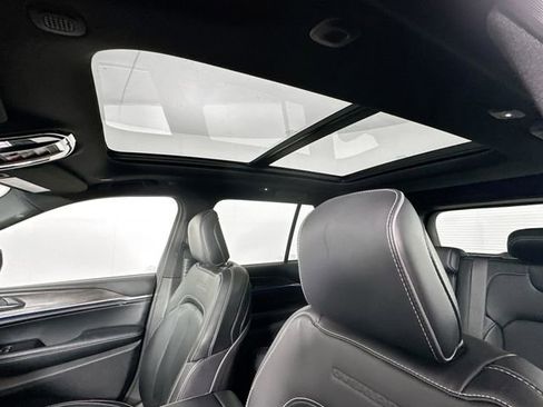 Used 2023 Jeep Grand Cherokee Overland image 21