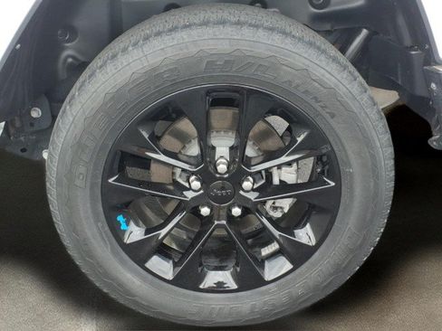 Used 2021 Jeep Wrangler Unlimited Sahara AWD/4WD image 11