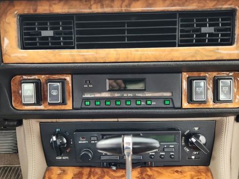 Used 1988 Jaguar XJS V12 Convertible image 40