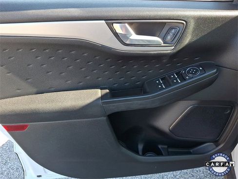 Used 2020 Ford Escape SE image 15