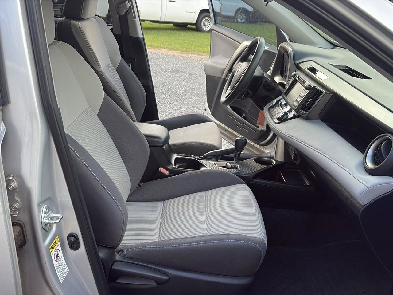 Used 2015 Toyota RAV4 XLE FWD image 18