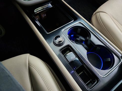 Used 2021 Lincoln Corsair AWD w/ Premium Package image 19