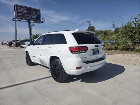 Used 2021 Jeep Grand Cherokee Laredo X AWD/4WD image 8