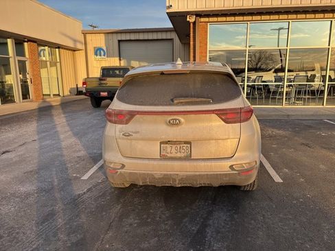 Used 2022 Kia Sportage LX image 8