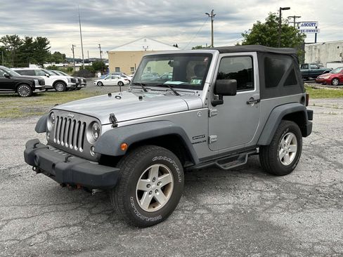 Used 2015 Jeep Wrangler Sport w/ Quick Order Package 24S AWD/4WD image 4
