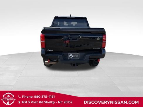 Used 2024 Toyota Tacoma TRD Off-Road AWD/4WD image 7