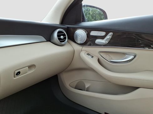 Used 2017 Mercedes-Benz C 300 4MATIC Sedan image 20