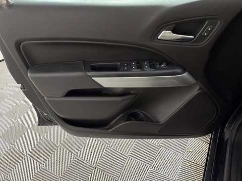 Used 2018 Chevrolet Colorado LT w/ LT Convenience Package image 11