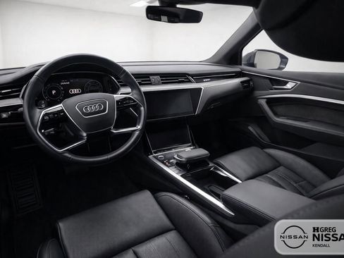 Used 2019 Audi e-tron Prestige AWD/4WD image 8