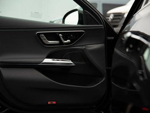 New 2026 Mercedes-Benz E 350 4MATIC Sedan image 9