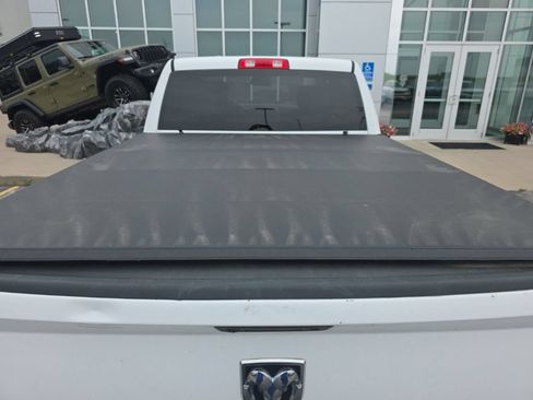 Used 2016 RAM 2500 Tradesman w/ Chrome Appearance Group AWD/4WD image 8