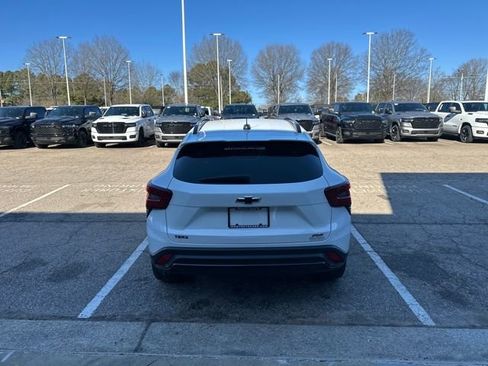 Used 2024 Chevrolet Trax RS w/ Sunroof Package image 6