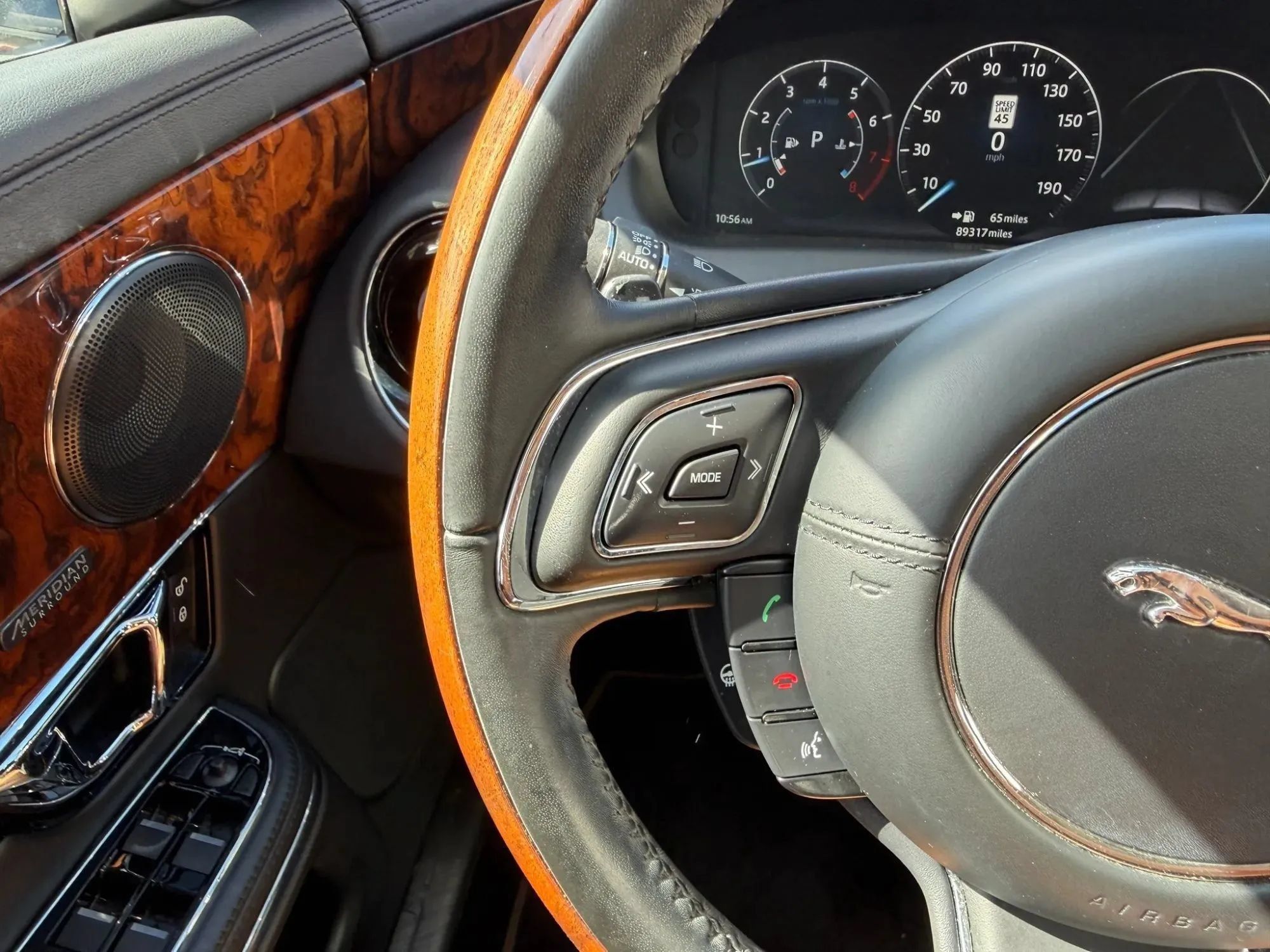 Used 2018 Jaguar XJ R-Sport RWD image 28