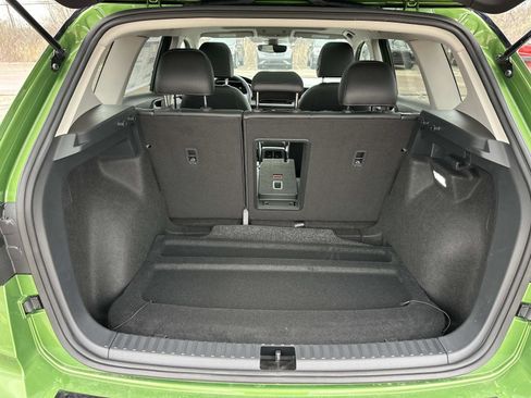 New 2026 Volkswagen Taos SE image 10