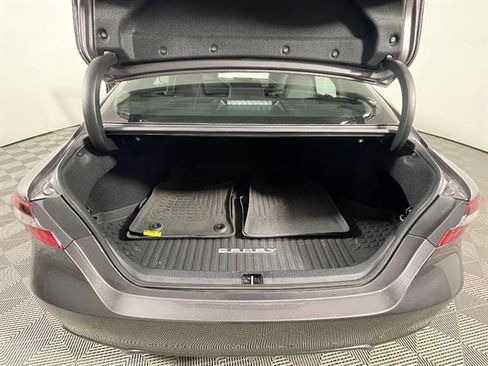 Used 2022 Toyota Camry SE w/ Cold Weather Package FWD image 22