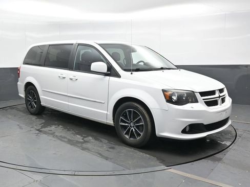 Used 2017 Dodge Grand Caravan GT FWD image 6