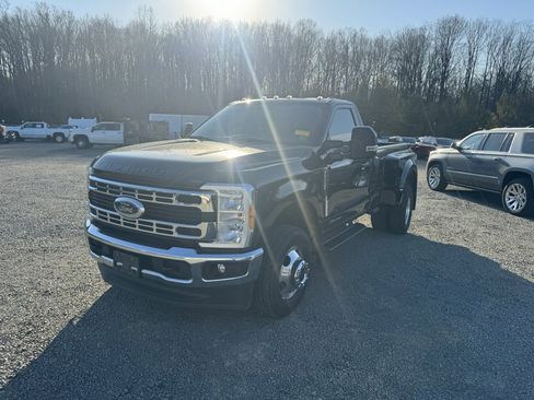 Used 2023 Ford F350 XLT w/ Snow Plow Prep Package image 3