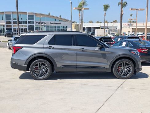 Used 2025 Ford Explorer ST AWD/4WD image 4